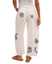 Load image into Gallery viewer, Good Luck Soutache Barrel Jeans