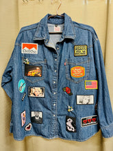 Load image into Gallery viewer, Levi's Denim Pearl Snap Shirt with Patches
