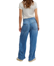 Load image into Gallery viewer, Dakota Cinched Pull On Jeans
