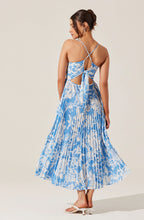 Load image into Gallery viewer, Blythe Floral Plisse Midi Dress
