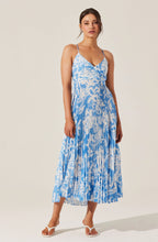 Load image into Gallery viewer, Blythe Floral Plisse Midi Dress
