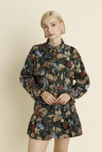 Load image into Gallery viewer, Floral Brocade Jacket
