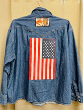 Load image into Gallery viewer, Levi's Denim Pearl Snap Shirt with Patches
