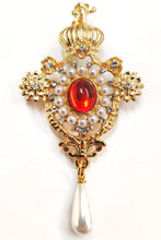 Load image into Gallery viewer, Brooches
