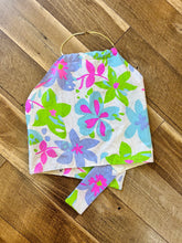 Load image into Gallery viewer, Vintage Sheet Halter
