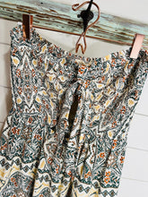 Load image into Gallery viewer, Strapless Romper
